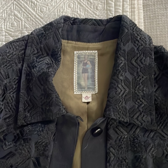 Vintage Burning Torch coat - Picture 6 of 13